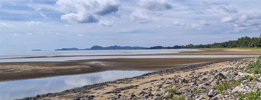 Marée basse à Pakham prés de Chumphon