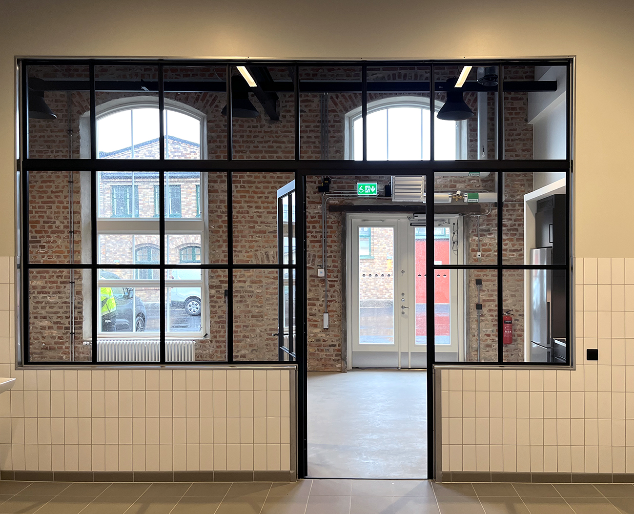 Verksamhetslokal med invändigt glasparti