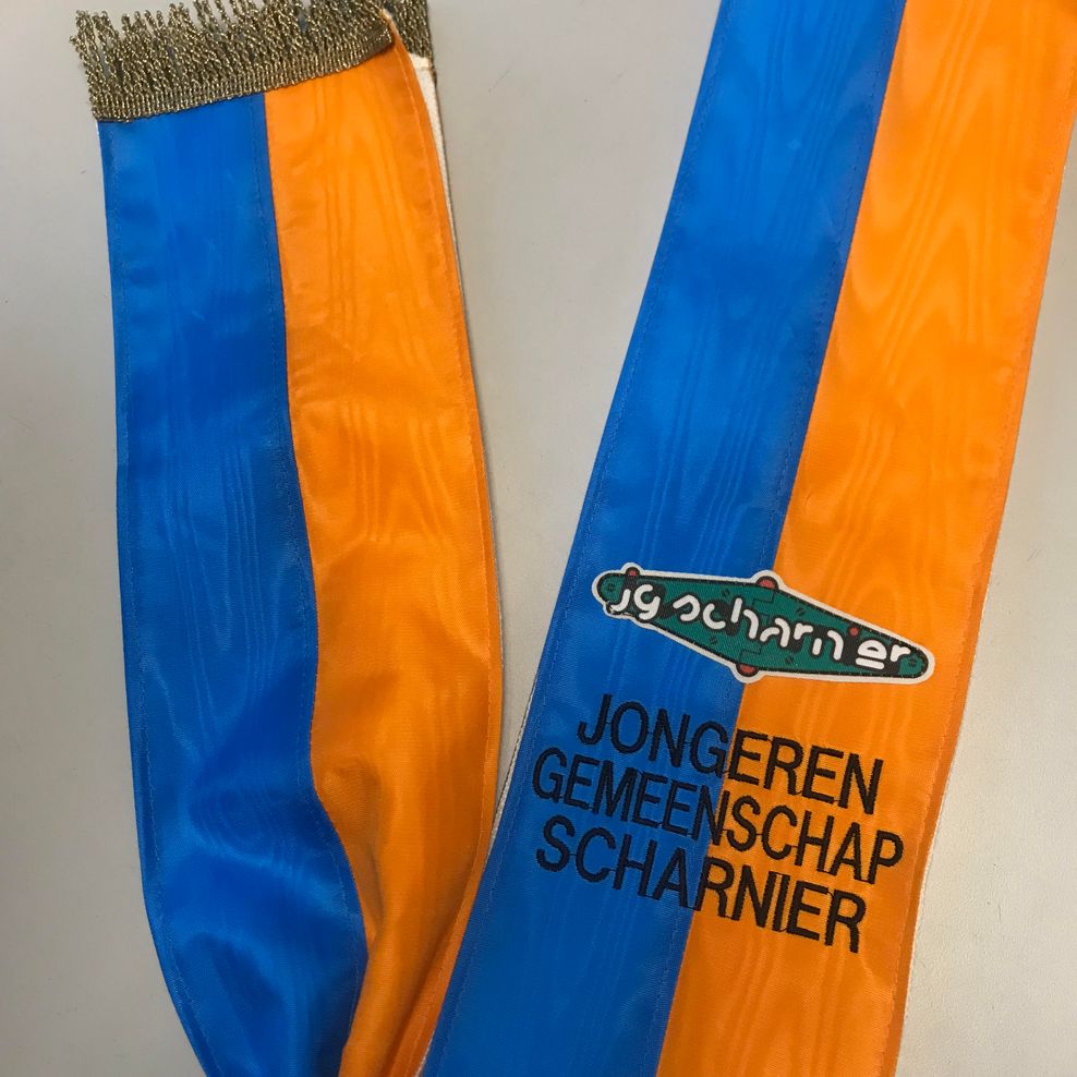 Cadeau lint jeugdhuis
