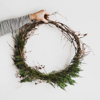workshops-limburg-bloemschikken-kerstkrans-natuurlijke-kerstmis-krans-