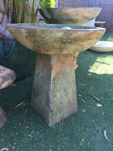 80cm bowl with tall tapered plinth
$280