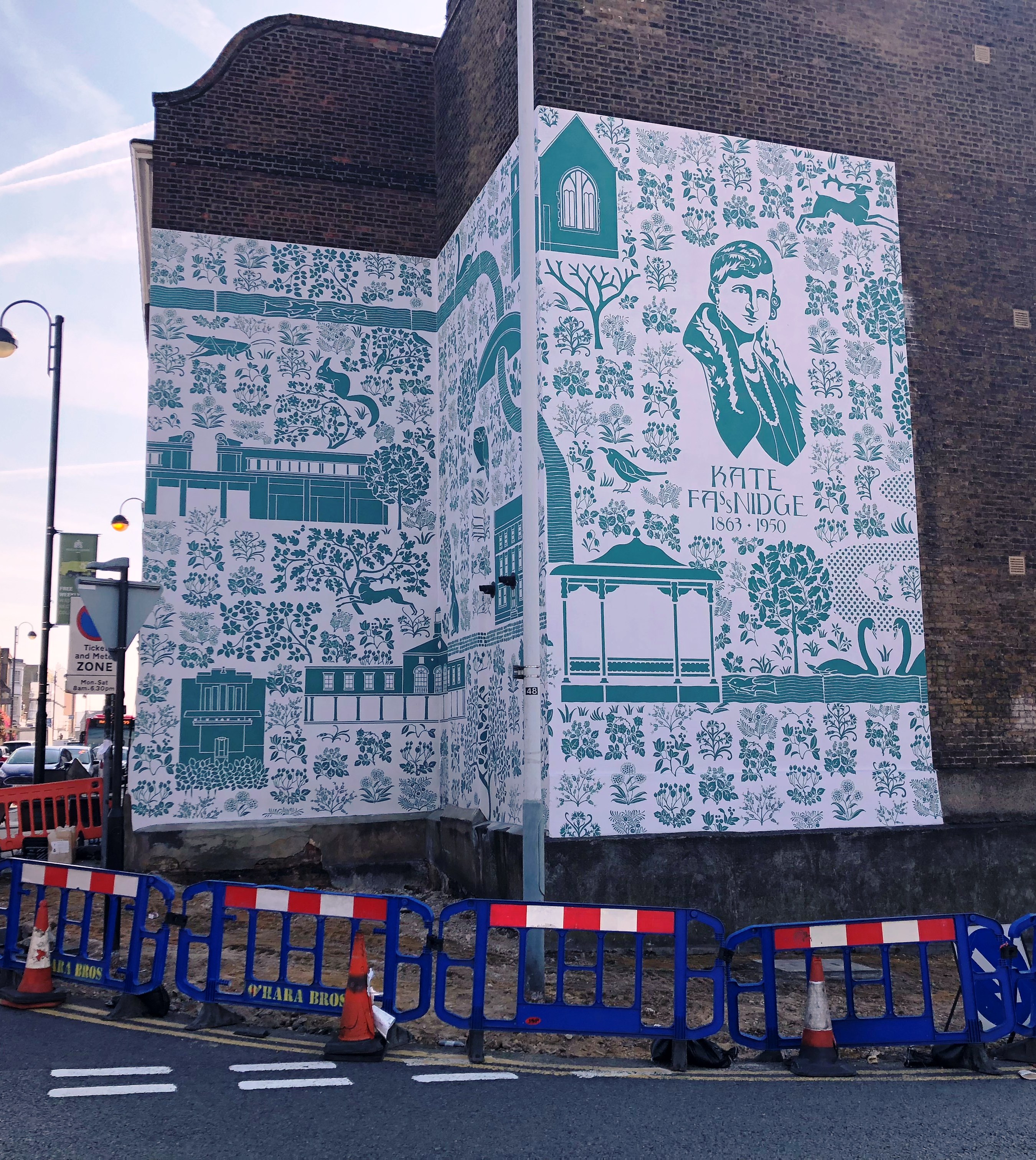 uxbridge mural fassnidge floral animal