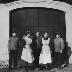 stuebjerggård 1950, gårdens folk