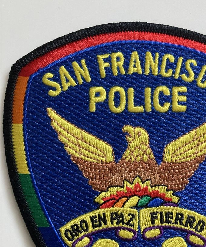 San Francisco Pridemärke, “Oro en paz, fierro en guerra” (Gold in peace, iron in war)