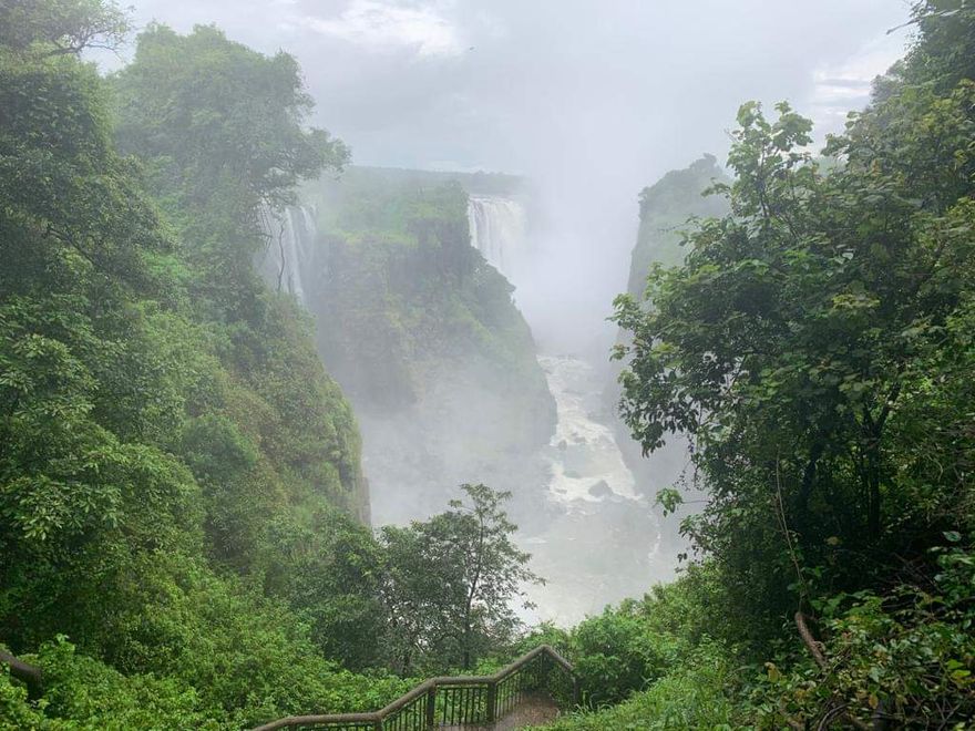Mosi-oa-Tunya - The smoke that thunders