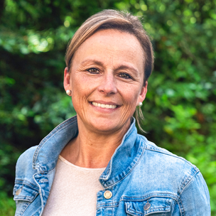STEPHANIE DEMEYER