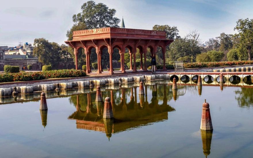 Shālāmār Bāgh are a Mughal garden located in Lahore, Pakistan. 1641-1642 A.D.