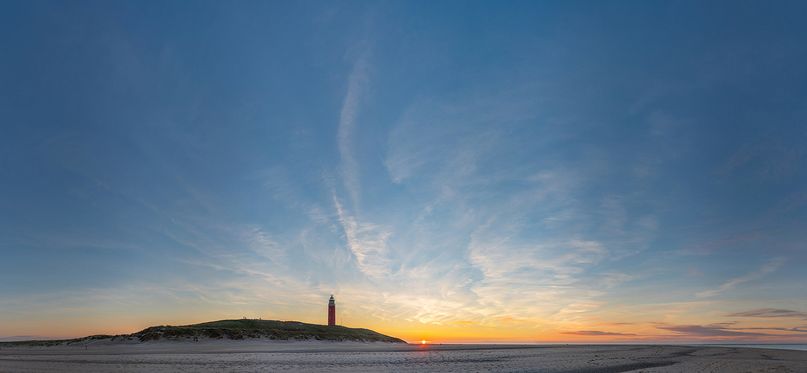 Vuurtoren zonsondergang mooie lucht