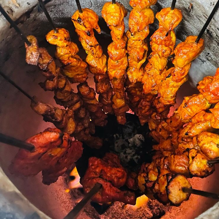 chicken tikka in tandoor
