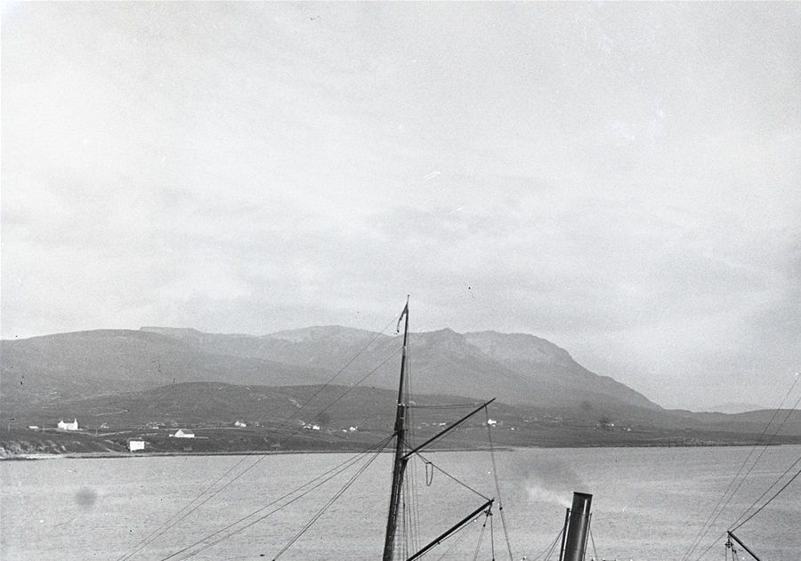 The pier at Tenera. Malcolm Bangor-Jones has kindly been in touch, and suggests the Claymore is berthed here at Badentarbet Pier, with Achiltibuie in the distance. As Mr. Bangor-Jones lives at Inverkirkaig, Lochinver, I am inclined to take his word for it!