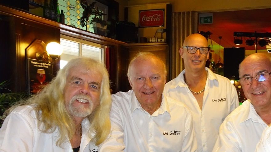 De Stoel leden: Klaas,                                    Willem,        Winfried,     Peter en        Henk