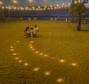 Romantic Beach Dinne