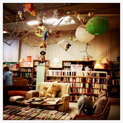 French Second Hand Store