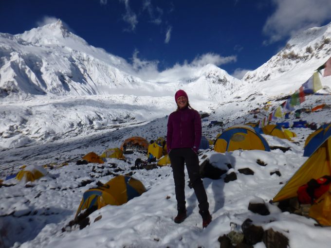 Aklimatiseringsdag i basecamp. Manaslu i bakgrunn. Vakker og litt skummel på en gang.