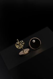 Earrings in yellow gold