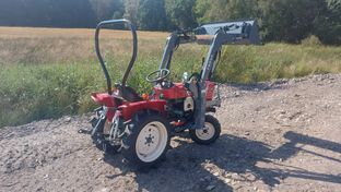 Minitraktor-kompakttraktor-ym1602-4-2024