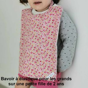Serviette élastique "fleurs roses" 9€
