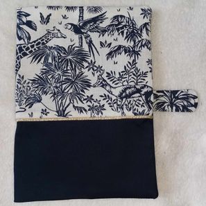 Protège carnet de santé "savane" 20€