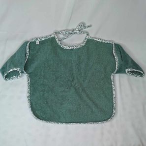 Serviette "branches vertes" à manches 14€ 6-18 mois