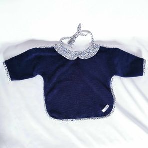 Serviette "pétales bleus" à manches 6/18 mois 14€