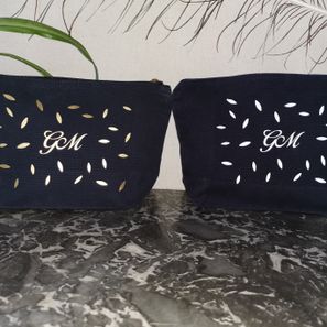 2 trousses "initiales" 28€