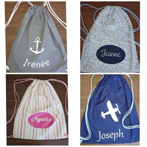 Sac à bretelles doublé 28€