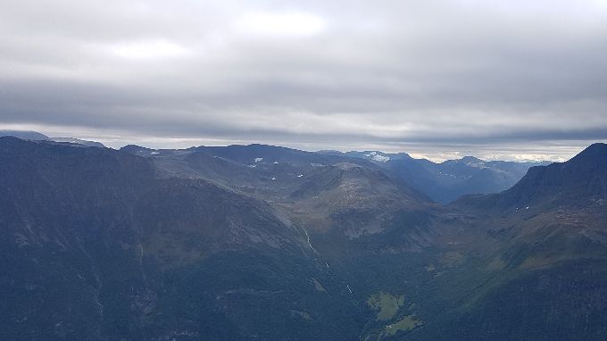 Utsikt mot Oaldsbygda på andre siden av Storfjorden (Synnylvsfjorden)