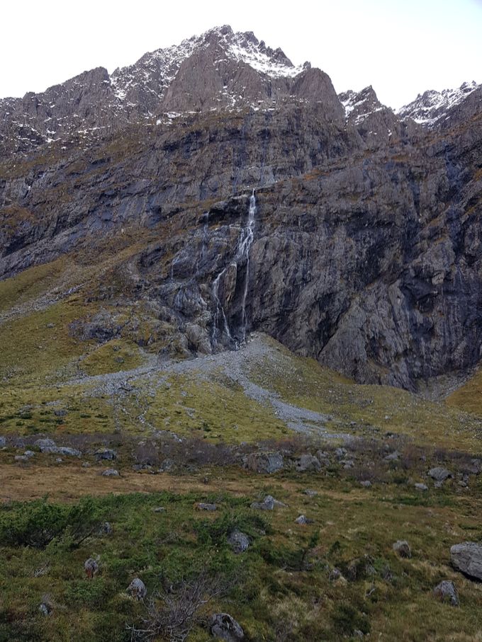 Brunstadhornet på vestsida av dalen