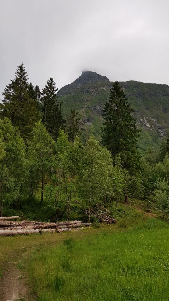 Start med Keipen i bakgrunn lett innhyllet i tåke.
