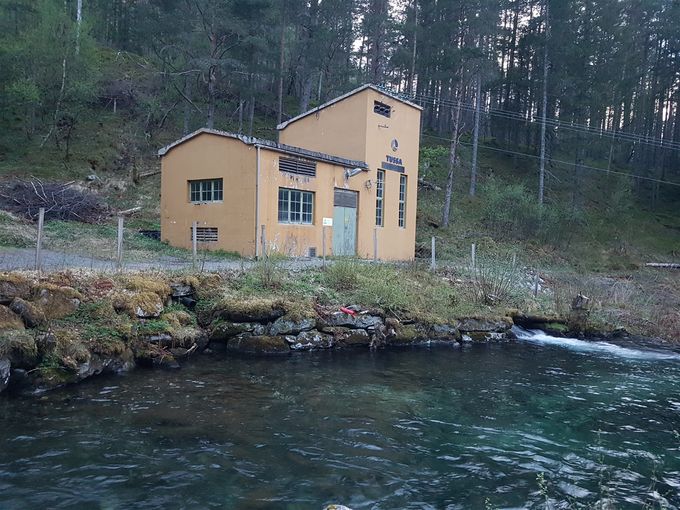 Kraftstasjonen hvor parkeringsområdet er