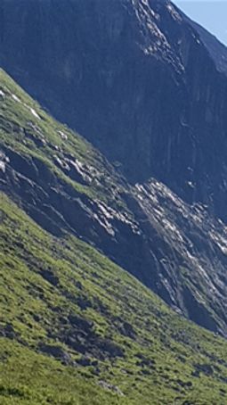 Utsikt innover Brunstaddalen. T-merking av sti, men ikke alltid lett å finne.
