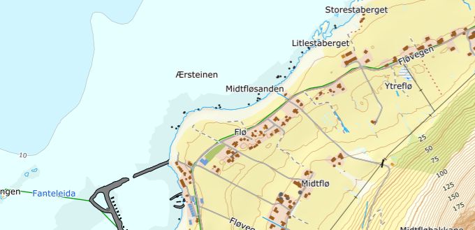Parkering ved bommen som er markert på veien opp på siden av Fløhornet og Veten