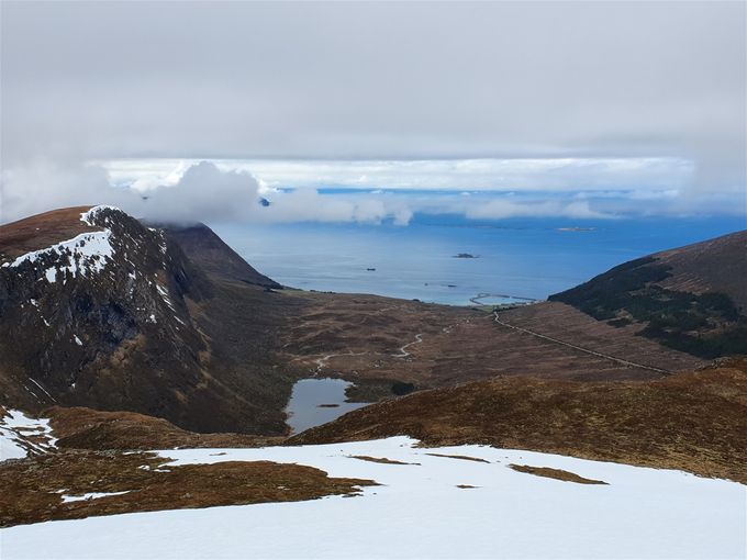 Utsikt fra Sarshornet ned Midtflødalen mot Flø