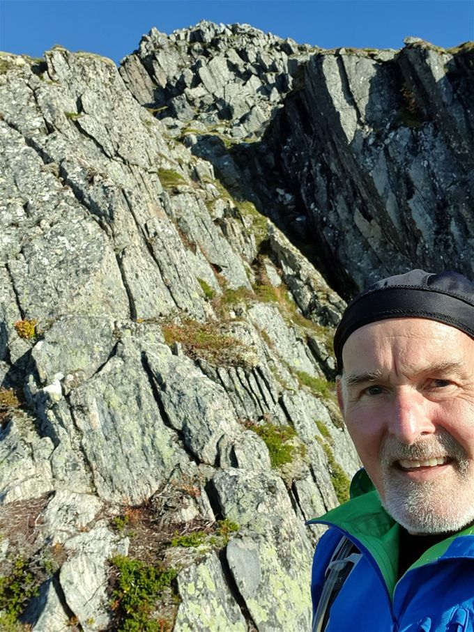 Her står jeg ved det partiet som virke noe utsatt , men godt feste for hender og føtter