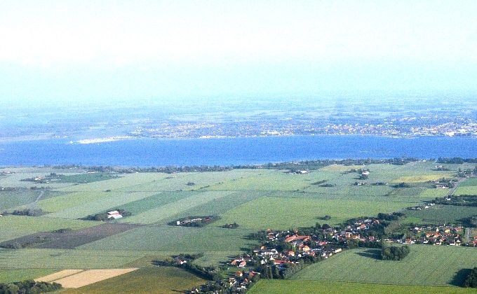 Tuse Næs fra luften mod Holbæk
