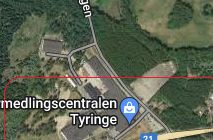 Förmedlingscentralen ligger inte långt från dammen. Här kan du köpa det som behövs för lyckat fiske.