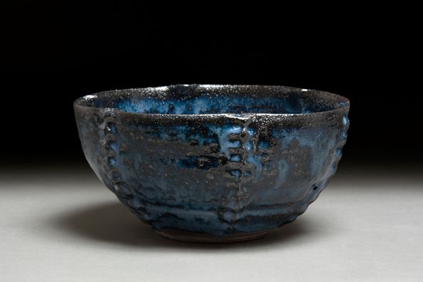 #4.24 Skål m frise.  H 12,5 cm D 24,5 cm.