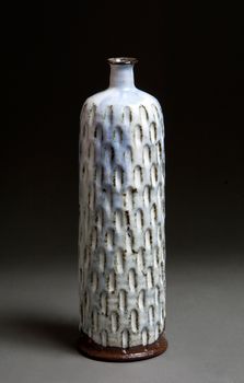 #3.25 Flaske m bikube. H 34,5 cm.