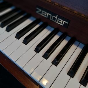 Zender Compact upright piano for sale