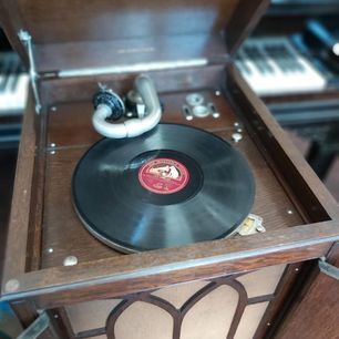 Gramophone HMV 157