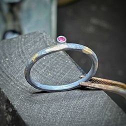 Ring R.2