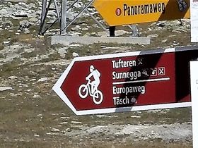 Fotograferingshjälp av vänlig engelsman