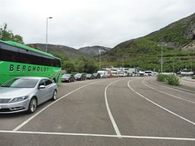 Kö till färjan; vi står i rad 2