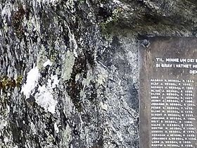 Minnesmärke över omkomna vid bergras åren 1905 0ch 1936