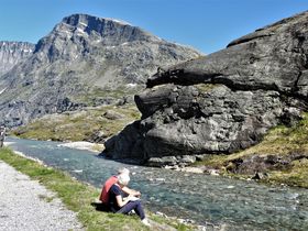 Bättre egen fika i naturen än dyra droppar i turistkafeet