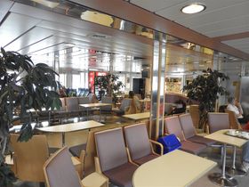 Gott om plats i kafeterian