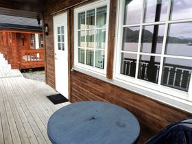 Även denna direkt vid havet
