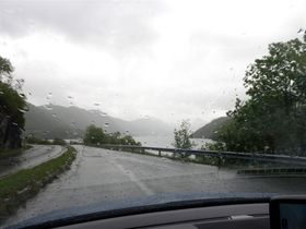 Nästa dag med regn och storm