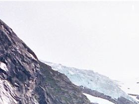 Svenskenipa; fjäll vid vägen mot Nordfjord