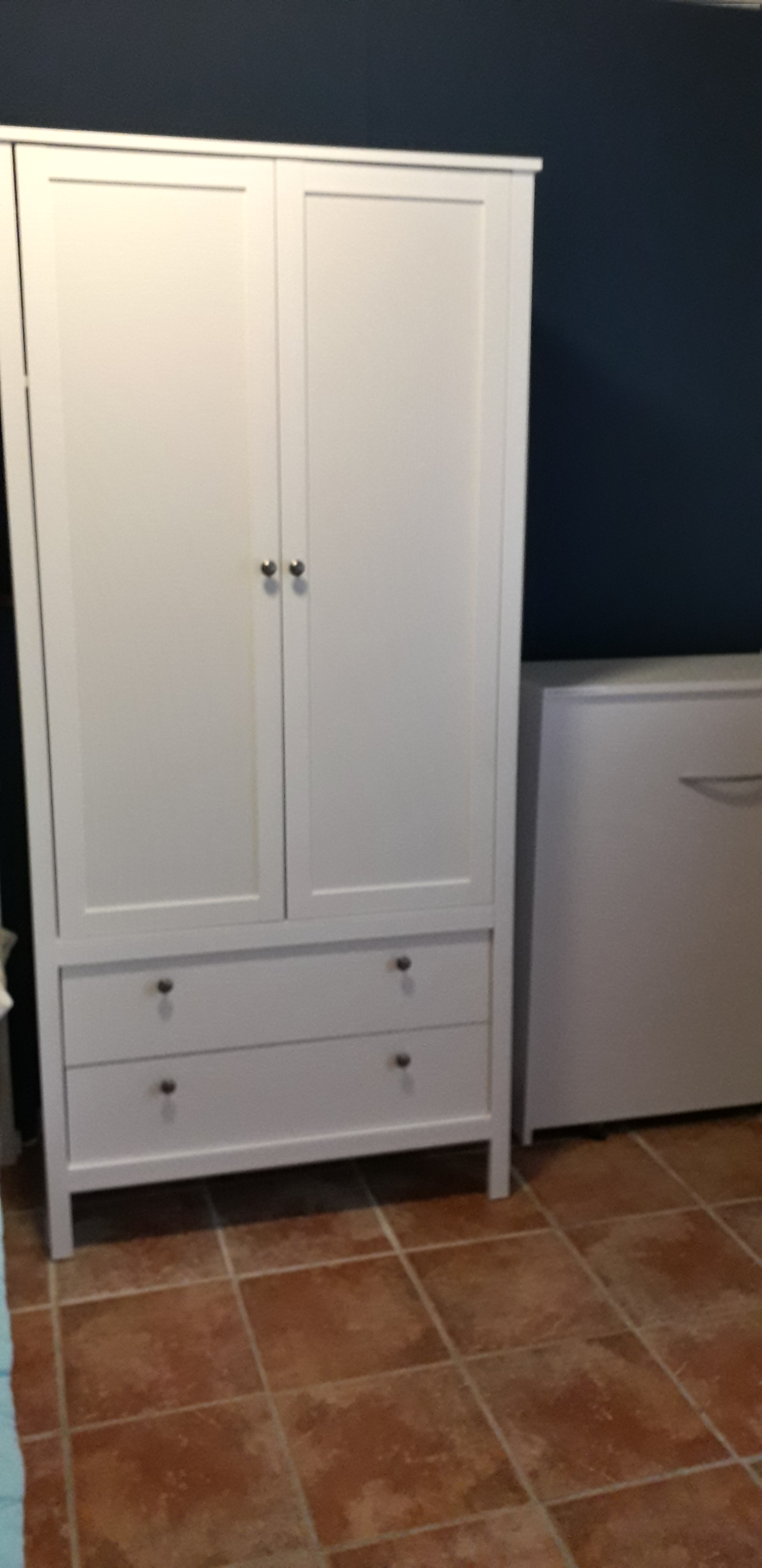 Kleiderschrank und Schrankbett